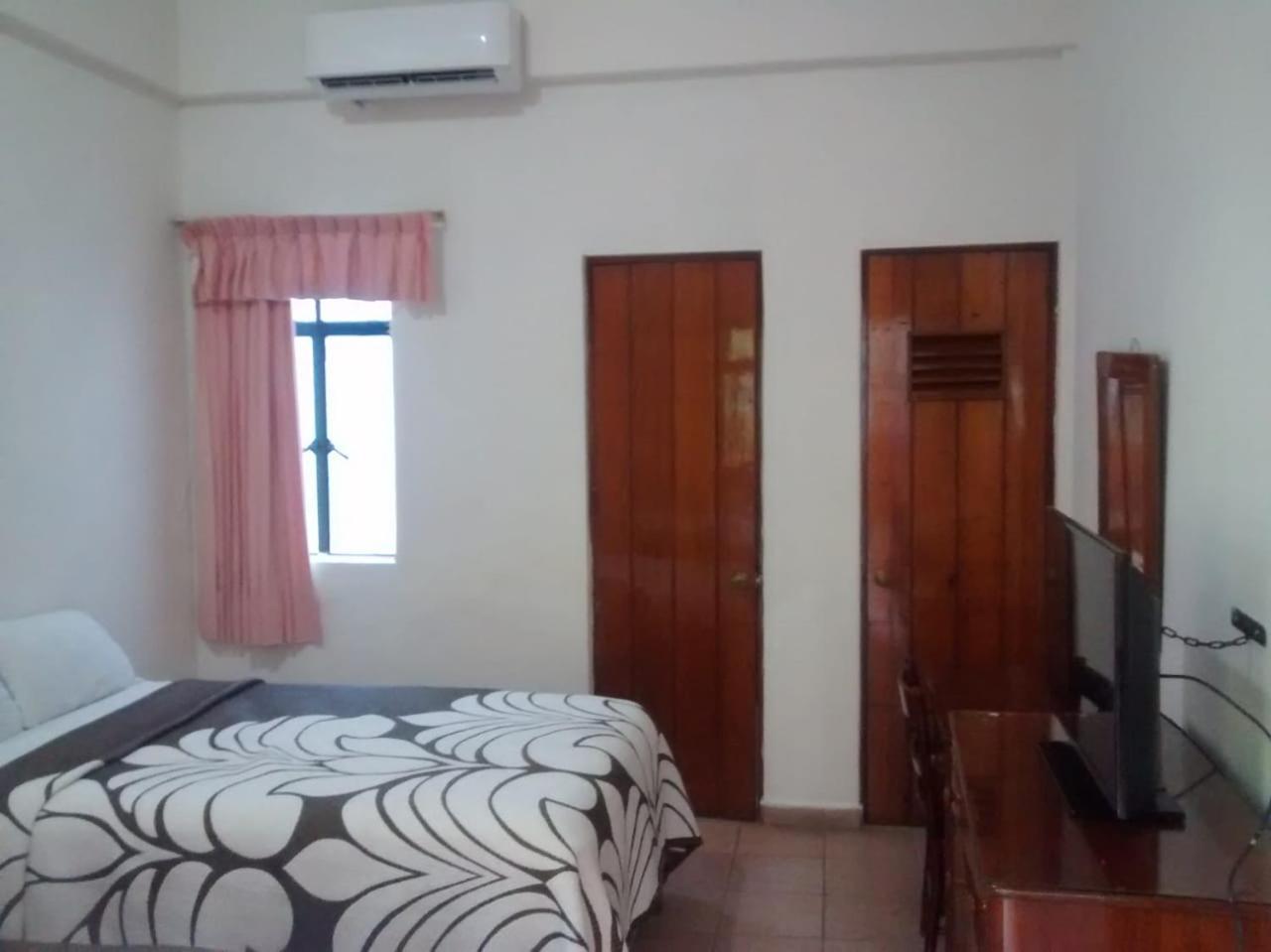 Hotel Posada Del Sol Apatzingán de la Constitución Εξωτερικό φωτογραφία
