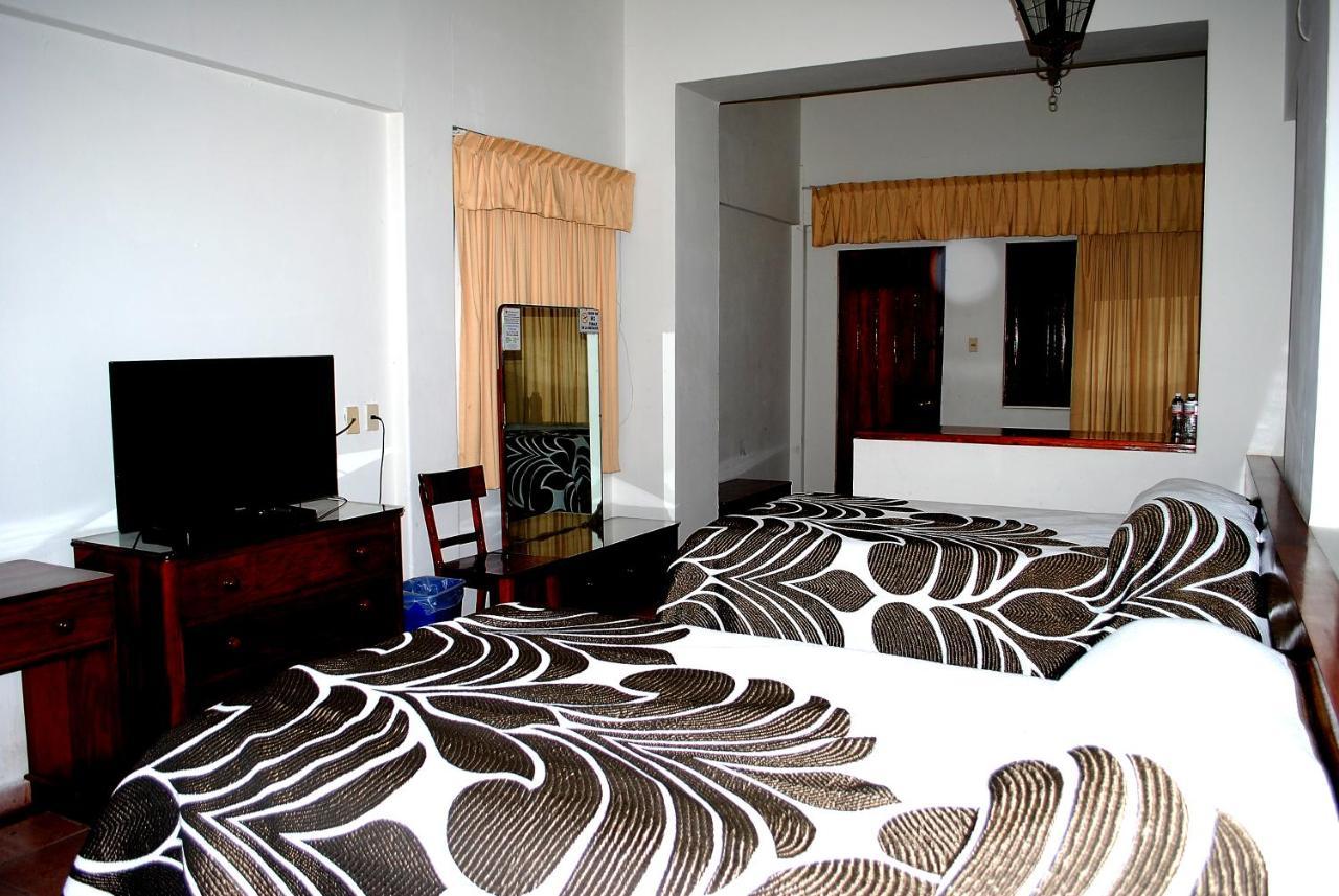 Hotel Posada Del Sol Apatzingán de la Constitución Εξωτερικό φωτογραφία