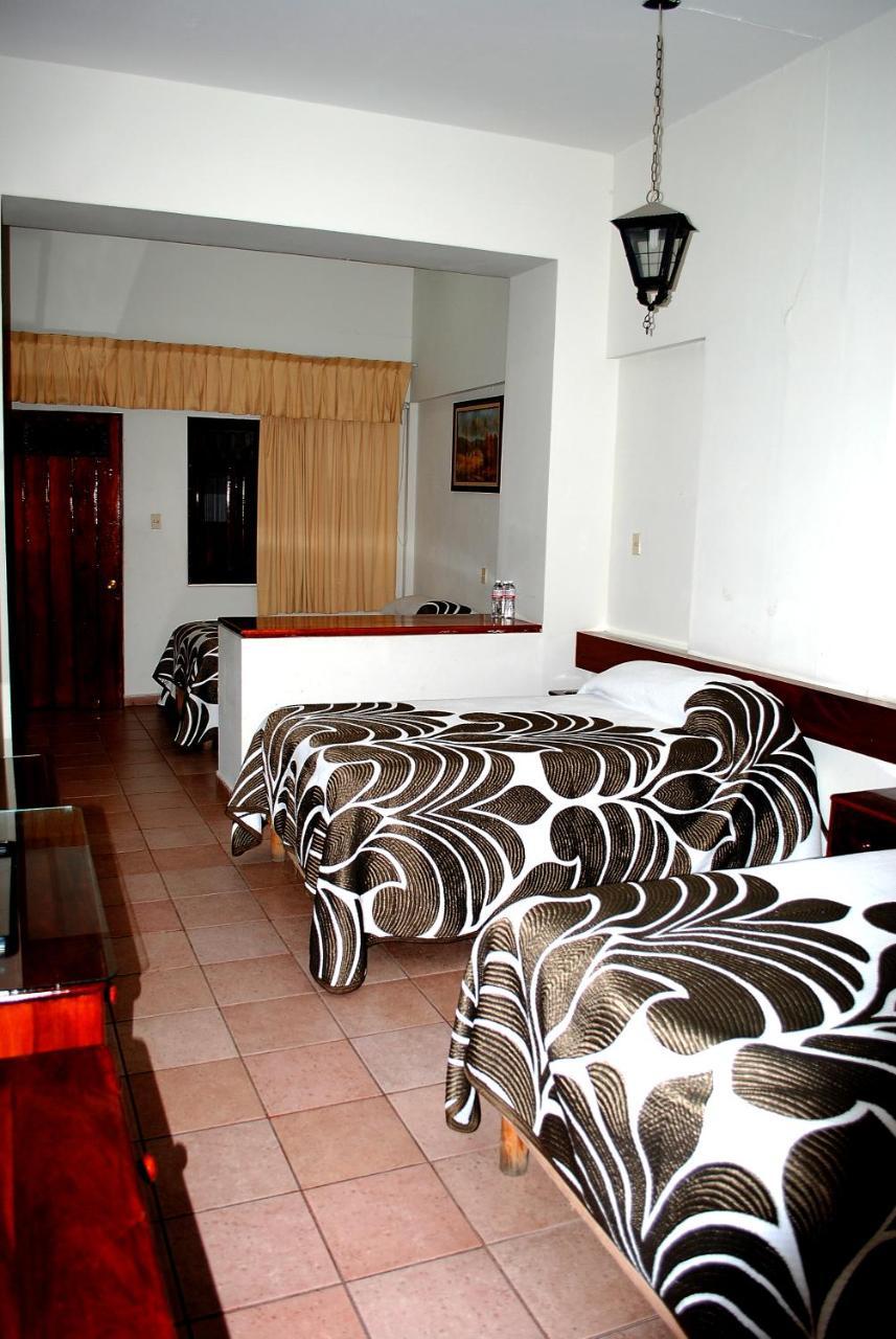 Hotel Posada Del Sol Apatzingán de la Constitución Εξωτερικό φωτογραφία